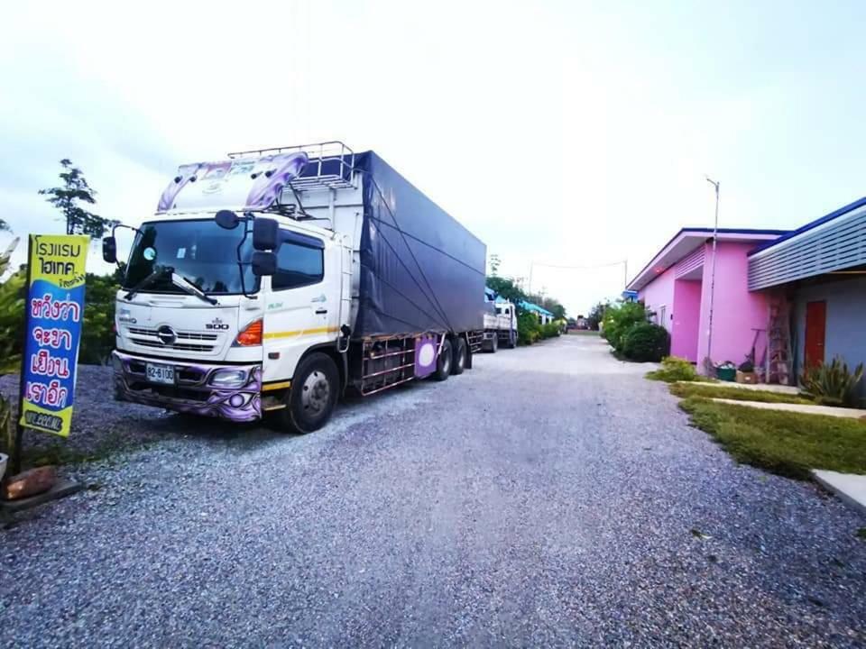 Hi Tech Resort 卡宾布里 外观 照片